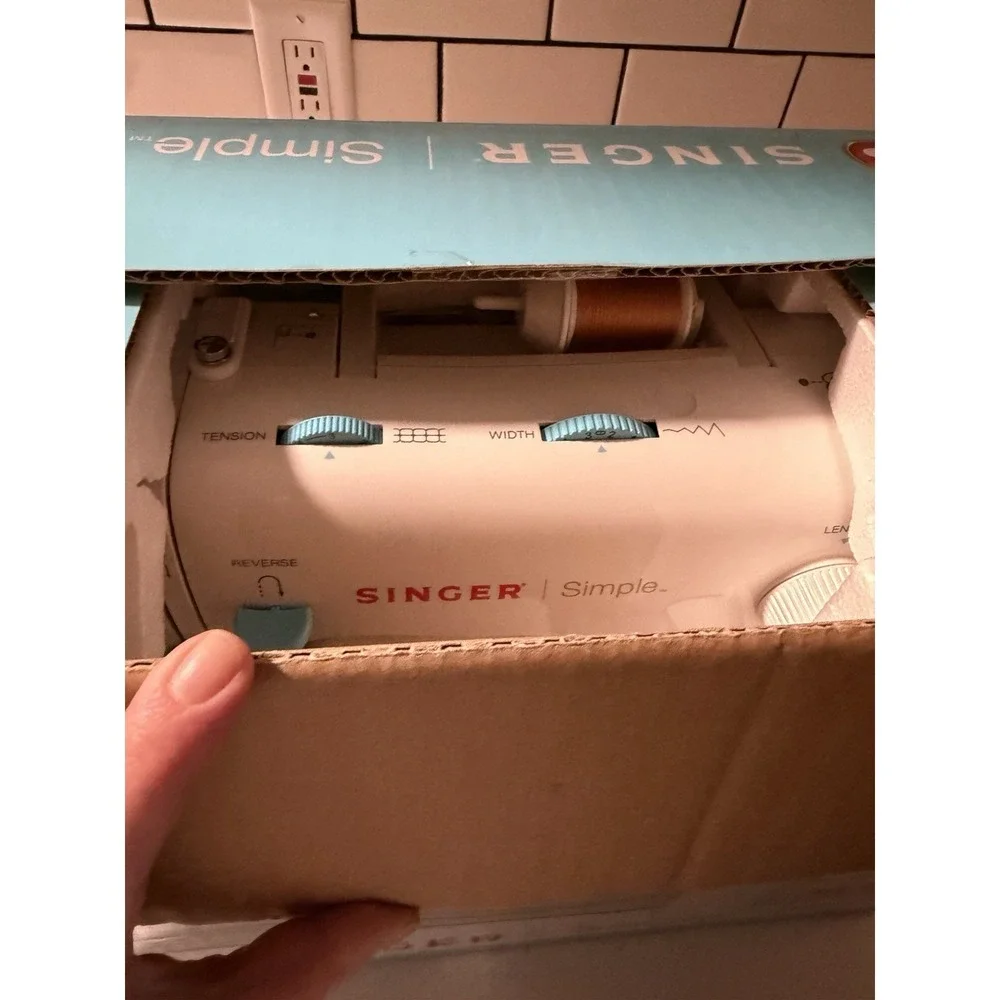 Singer 2263 Simple Mechanical Sewing Machine New Open Box